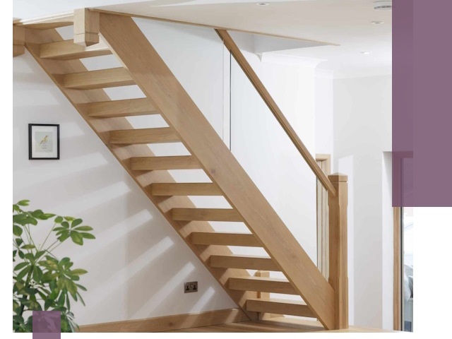 Изготовление деревянных лестниц под ключ в Лесне для дома