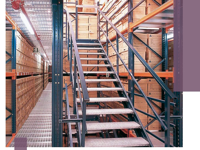 Лестницы складские прочные и безопасные под ключ в Лесне