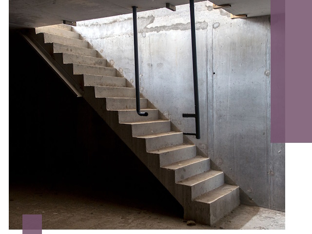 Изготовление и монтаж лестниц в подвале в Лесне