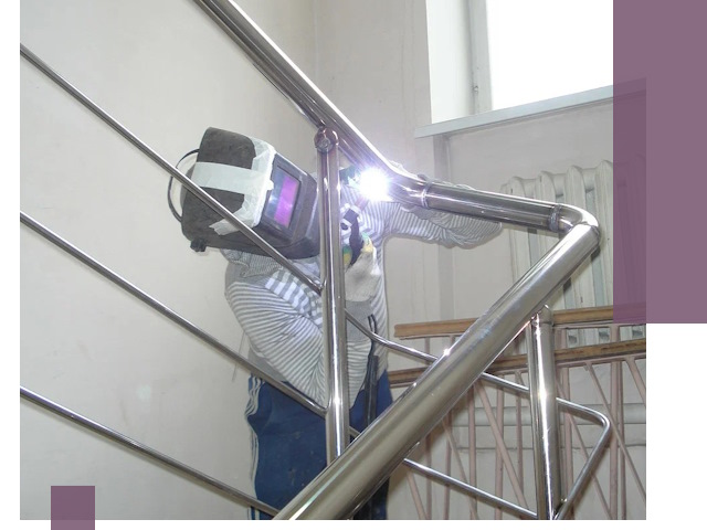 Монтаж перил и ограждений качественно в Лесне