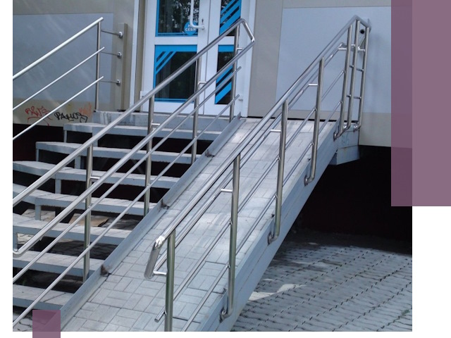 Пандус на крыльцо под ключ в Лесне: монтаж и изготовление