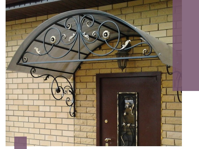 Изготовление козырьков из металла под ключ в Лесне