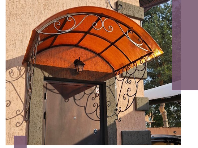 Демонтаж козырьков в Лесне быстро и безопасно