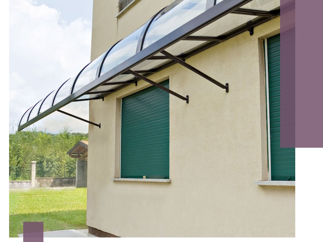 Козырьки над окнами в Лесне — изготовление и монтаж по выгоде