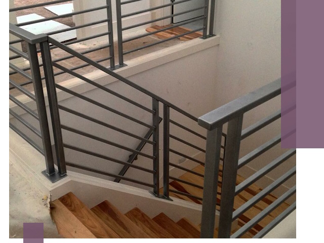 Изготовление поручней из металла и дерева в Лесне